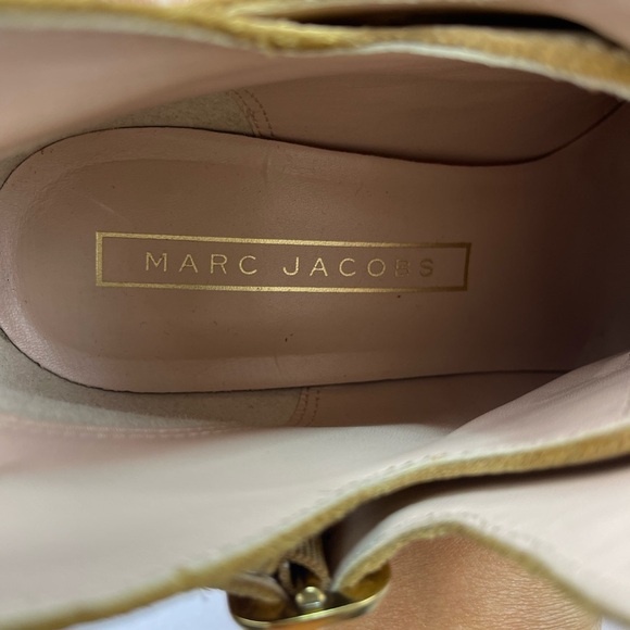 Marc Jacobs ginger tan suede interlock booties women’s size 8.5 brand size 38.5 - Picture 12 of 17